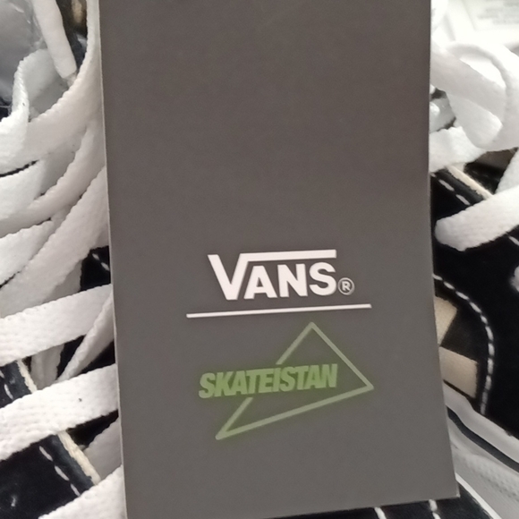 #40❤️ NWT Vans X Skateistan SK8 Hi Girls Skate Shoes - Picture 9 of 10